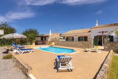Image de Belle maison de vacances privée avec Wifi, climatisation, piscine privée, Tv, terrasse et parking