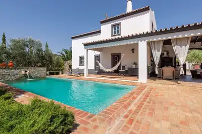 Image de Belle maison de vacances privée avec piscine privée, Wifi, Tv, terrasse et parking