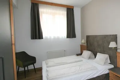 Image de Bel appartement pour 12 personnes avec Wifi, piscine, Tv, terrasse, animaux admis et parking