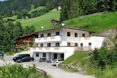 Image de Confortable appartement pour 14 personnes avec Wifi, Tv, terrasse et parking