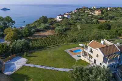 Image de Villa De Luxe En Plage (Filon Ktima)
