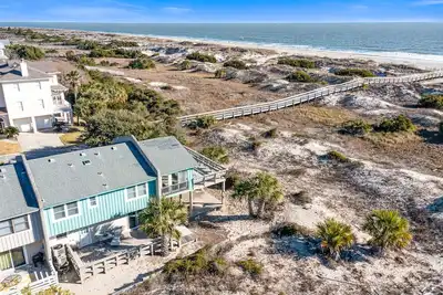 Image de Directement Oceanfront Beach Cottage 4 chambres à coucher!