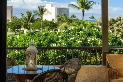 Image de Kaanapali Royal - 2 chambres modernes de luxe avec piscine, bain à remous et grande véranda