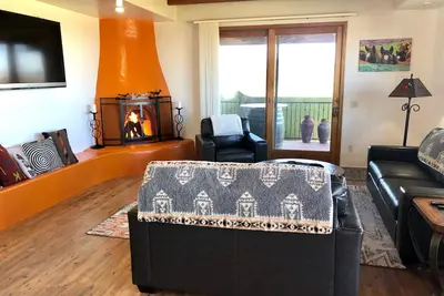 Image de Profitez d'Agave House, un 2 Br w / 2 bains en suite Ă l'ombre du mont. Wrightson