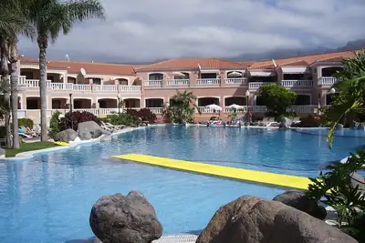 Image de Superbe appartement en première ligne avec piscine et jardin magnifiques