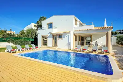 Image de Villa Machado - À distance de marche de la plage, des commerces et des restaurants!