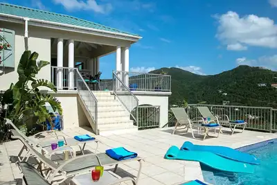 Image de Southern Breeze (anciennement Le Virage): vue imprenable sur l'océan! Levers de soleil étonnants!