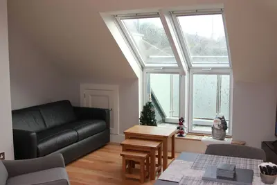 Image de luxury apartment with private balcony and view to the sea