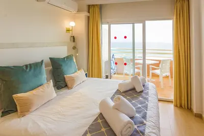 Image de Nouveau studio à Stella Maris avec une vue imprenable sur la mer