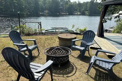 Image de Cozy Lakefront Cottage