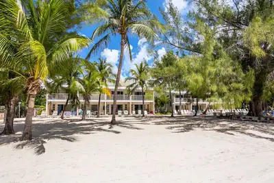 Image de White Sands # 11: 1 Br \/ 1 Ba condo Ă Seven Mile Beach, pour 4 personnes