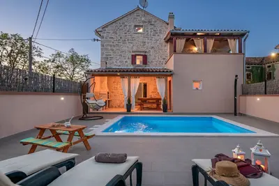 Image de Belle maison Ă Orbanici avec WiFi
