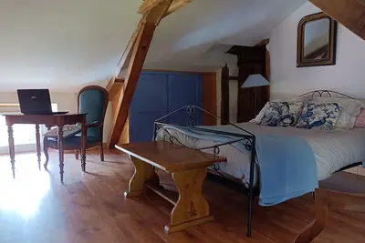Image de Maison étagée de 80m² en Auvergne dans batisse en pierre de 1640  classée 3 ⭐⭐⭐