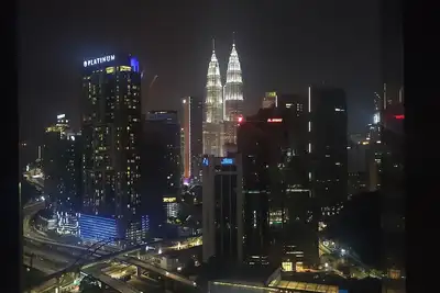 Image de Appartement confortable avec vue spectaculaire sur la ville de Skyline