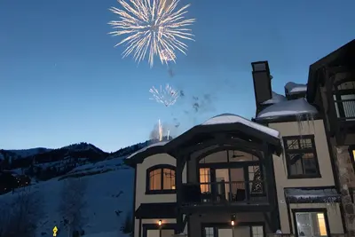 Image de Luxury Ski Villa! Views, Private Spa, Steps to lift- Holiday Specials Available!
