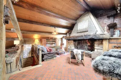 Image de Authentic, warm, luxurious chalet, swimming pool, jacuzzi, sauna and fireplace