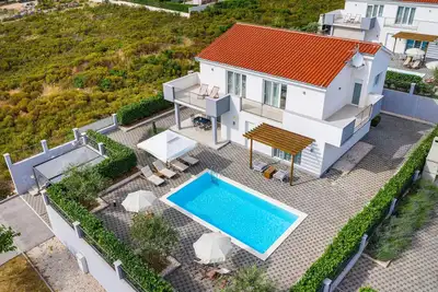 Superbe maison à Debeljak avec WiFi