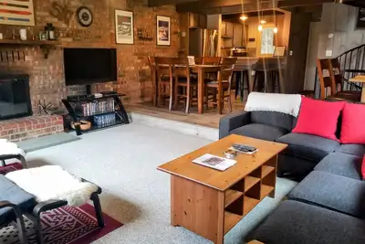 Image de 4 Bd 2. 5 Ba Stowe Townhome - Emplacement idéal