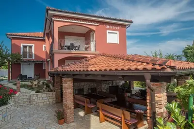 Appartement dans Lopar avec Balcon, Climatisation, Wifi, Machine à laver (4885-1)