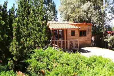 Image de Chalet Comfort 35m2 2 Schlafzimmer - Klimaanlage + Tv + ĂĽberdachte Terrasse 4 Personen