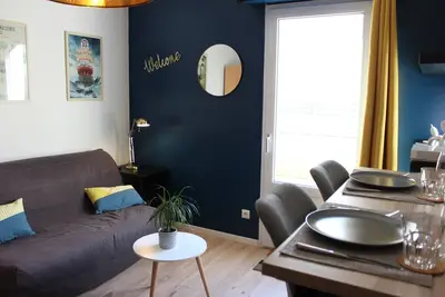 Image de Studio en Centre-Ville avec Terrasse et Parking Sécurisé