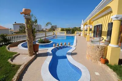 Villa Sesmarias Lux avec vue sur l'océan, piscine privée, piscine pour enfants et climatisation
