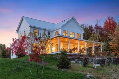 Image de Nouveau! Ferme contemporaine saisonnière d'été / hiver disponible avec vue sur Worcester