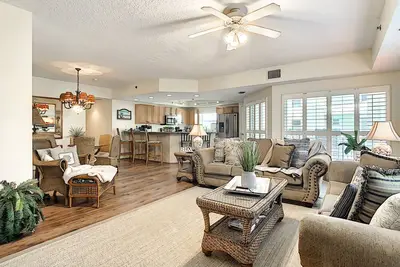 Image de Condo spacieux avec balcon donnant sur la réserve naturelle Ow10-307