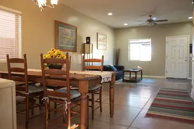 Image de 2018new Home 2br 2 Ba PRIVÉ PRÈS De Ua (Un1)