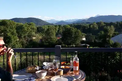 Image de Splendide vue Pyrénées, Rez de jardin, 2 chambres