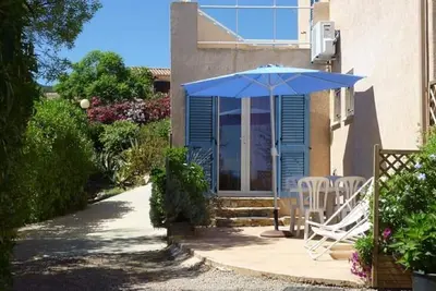 Image de Studio pieds dans l'eau  dans villa  4 personne(s)