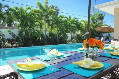 Image de Maison De Plage 5 ÉTOILES Luxe 4 Chambres + Piscine CHAUFFÉE 40x20 ÉTAPES Pour Plage Nouvellement MEUBLÉ!