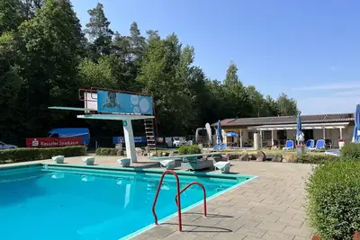 Image de Appartement dans une maison de vacances avec piscine, Wifi, Tv, terrasse, animaux admis, parking