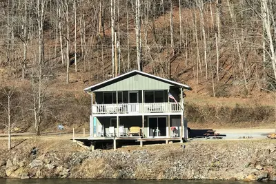 Image de English River Cottage Tuckasegee River Ă 15 minutes de Cherokee