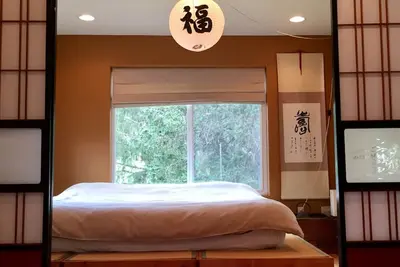 Image de 2 chambres + loft japonais avec lit king, Ă pied de la station de ski Alyeska