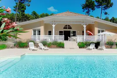 Image de Joli appartement dans une maison de vacances avec piscine privée, Wifi, Tv, terrasse, parking