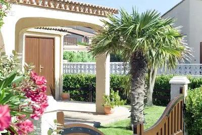 Image de Appartement dans une maison de vacances avec Wifi, piscine, climatisation, Tv, terrasse, parking
