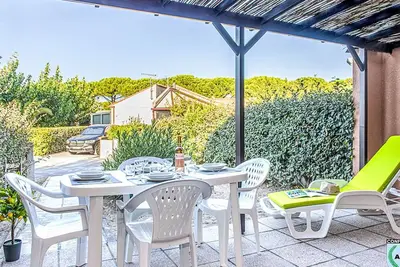 Image de Bel appartement dans une maison de vacances avec climatisation, piscine, Wifi, Tv, terrasse, parking