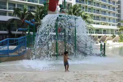Image de RÉSIDENCES Azure Urban Resort. . SÉJOUR<br>Piscine Big Wave et à proximité du centre commercial Sm