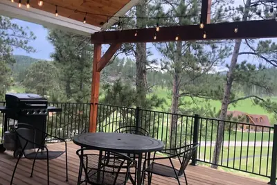 Image de Spacious home with Hot Tub, bikes, fire pit, pool table and more! !