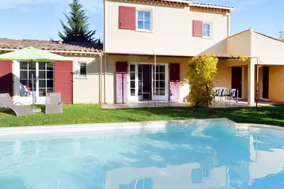 Image de Appartement dans une maison de vacances avec Wifi, piscine privée, climatisation, Tv, terrasse