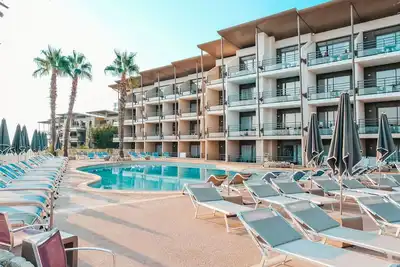Image de Agréable appartement pour 2 personnes avec climatisation, piscine, Wifi, Tv et balcon