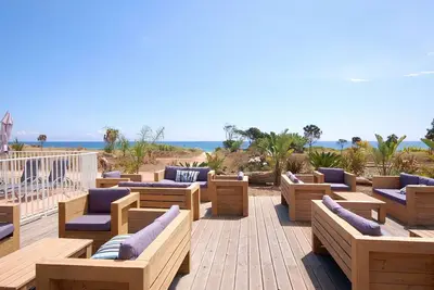 Image de Joli appartement pour 6 personnes avec climatisation, piscine, Wifi, terrasse et parking