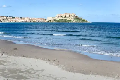 Image de Joli appartement dans une maison de vacances avec piscine, Wifi, Tv, patio, animaux admis et parking