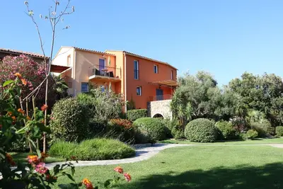 Image de Confortable appartement pour 2 personnes avec Wifi, piscine, climatisation, terrasse et parking