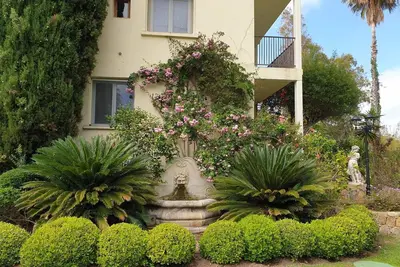 Agréable appartement pour 2 personnes avec Wifi, piscine, climatisation, terrasse et parking