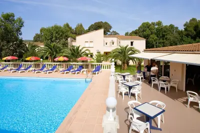 Image de Joli appartement pour 6 personnes avec climatisation, piscine, Wifi, Tv, terrasse et parking