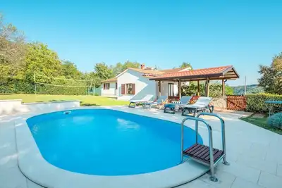 Image de Maison de vacances avec climatisation, piscine privée, Wifi, Tv, terrasse, animaux admis, parking