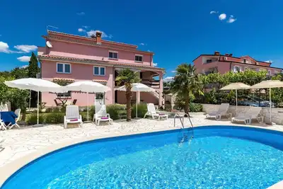 Image de Confortable appartement pour 3 personnes avec climatisation, Wifi, piscine, Tv, terrasse et parking