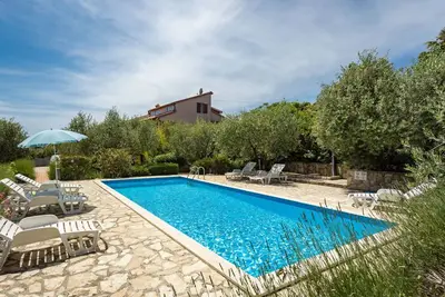 Image de Joli appartement avec piscine, climatisation, Wifi, terrasse, animaux admis et parking